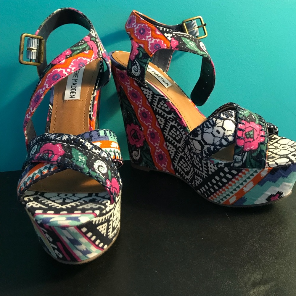 Steve Madden Tribal Print 6in Strappy Wedge Heels